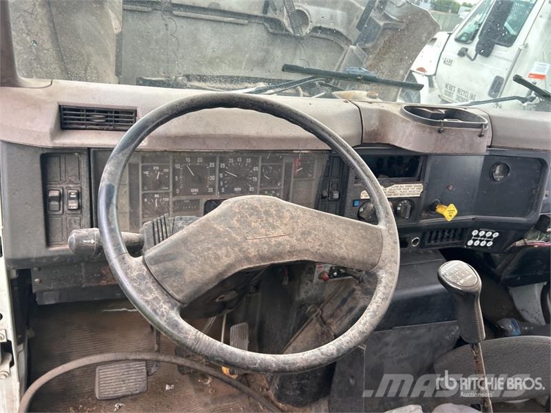 International 4700 Самосвал