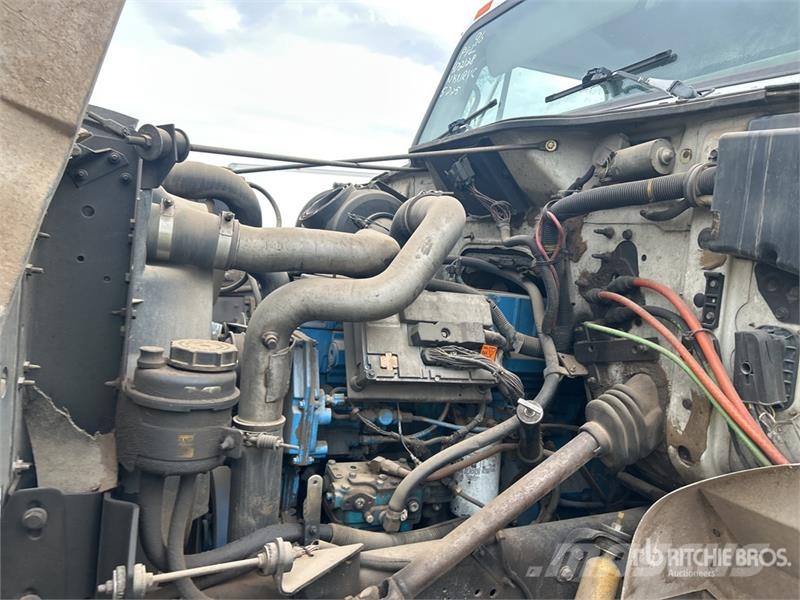 International 4700 Самосвал
