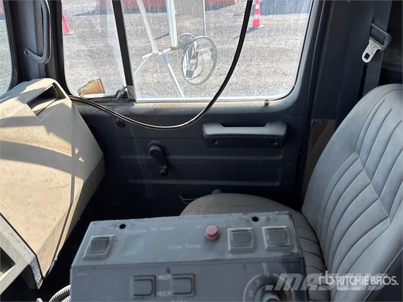 International 4700 Вантажівки-цистерни