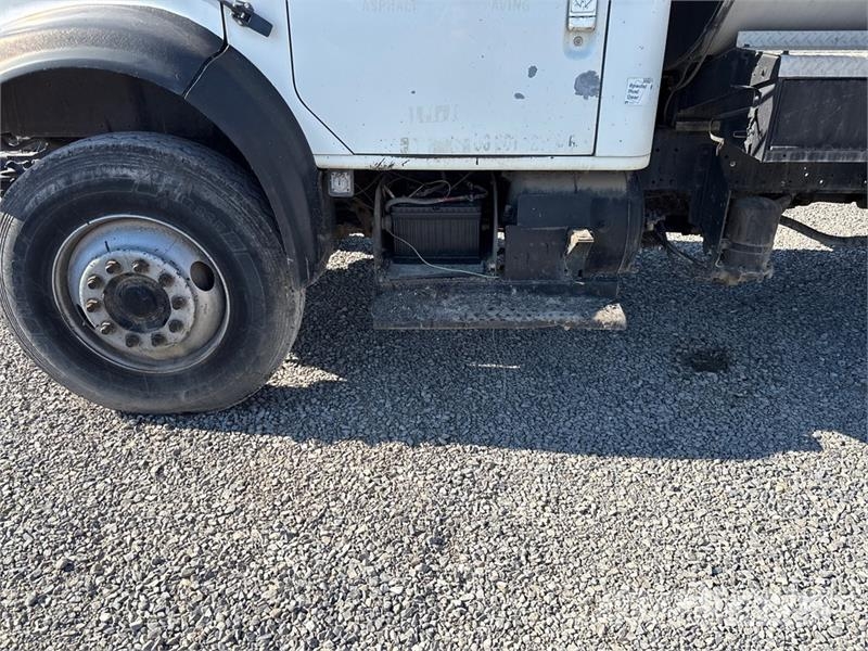 International 4700 Вантажівки-цистерни