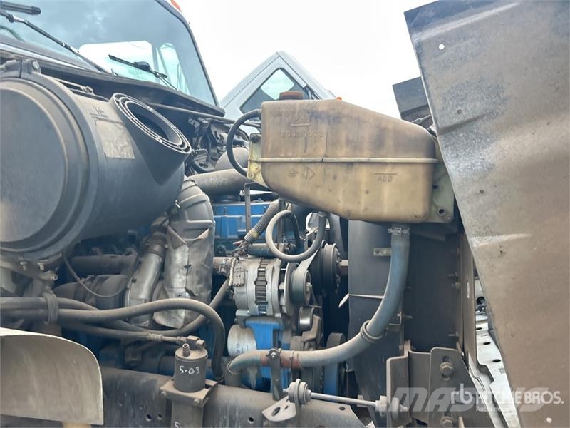 International 4700 Самосвал