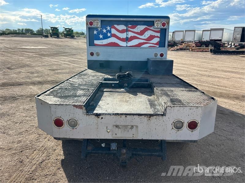 International 4700 4x2 Sleeper Versatile Hauler Truck Тягачі