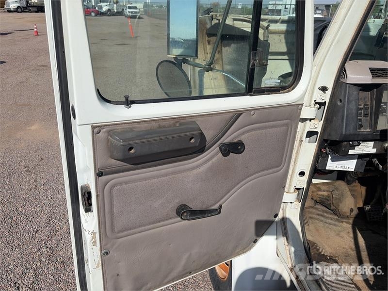 International 4900 Araç üstü platformlar