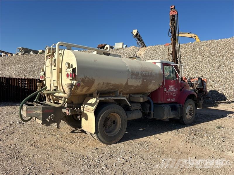 International 4900 Поливальні машини