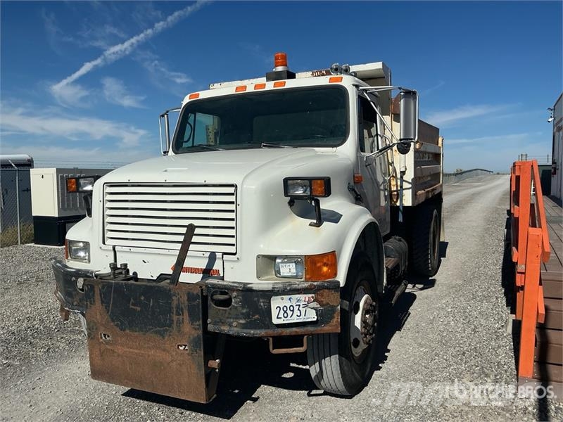 International 4900 Tipper trucks