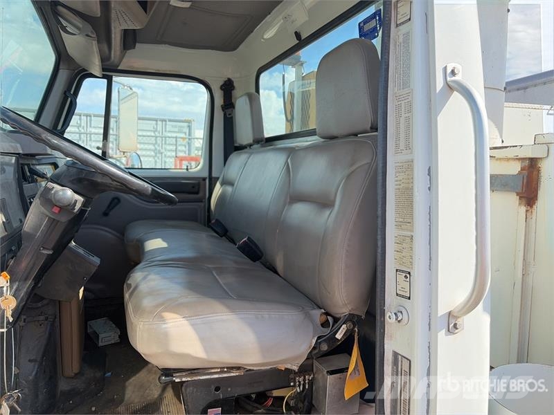 International 4900 Araç üstü platformlar