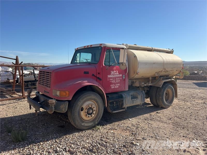 International 4900 Поливальні машини