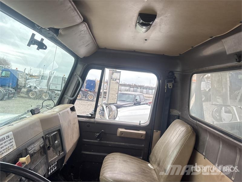 International 4900 Kiper tovornjaki