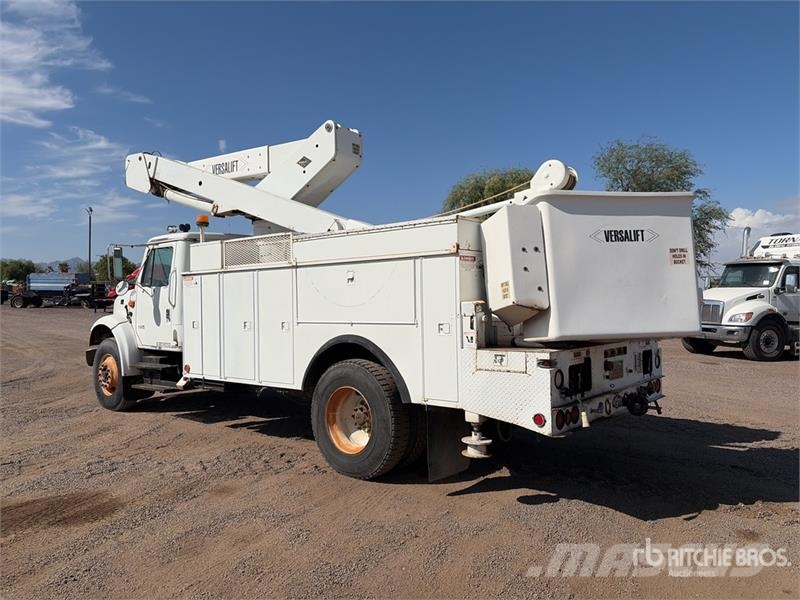 International 4900 Araç üstü platformlar