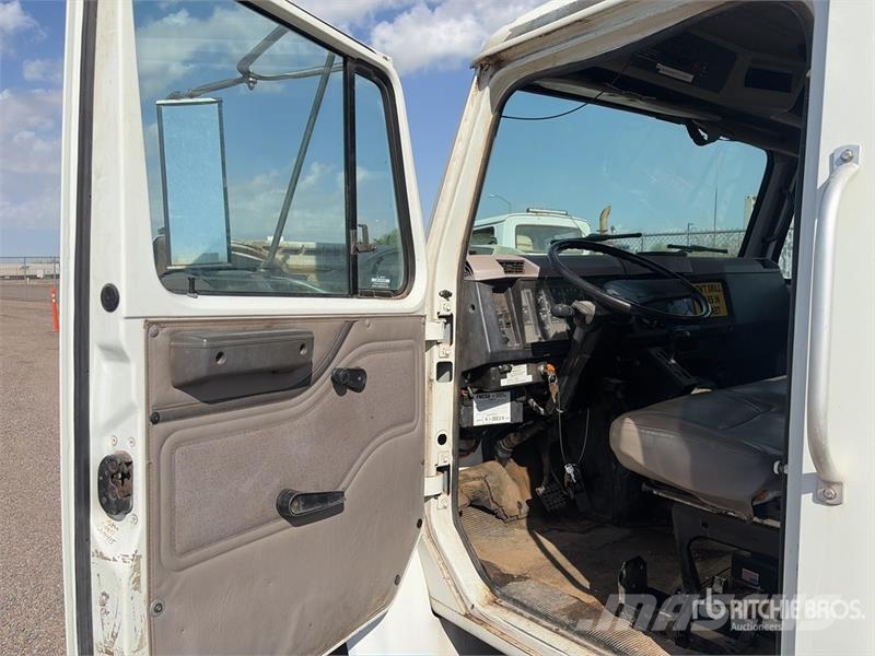 International 4900 Araç üstü platformlar