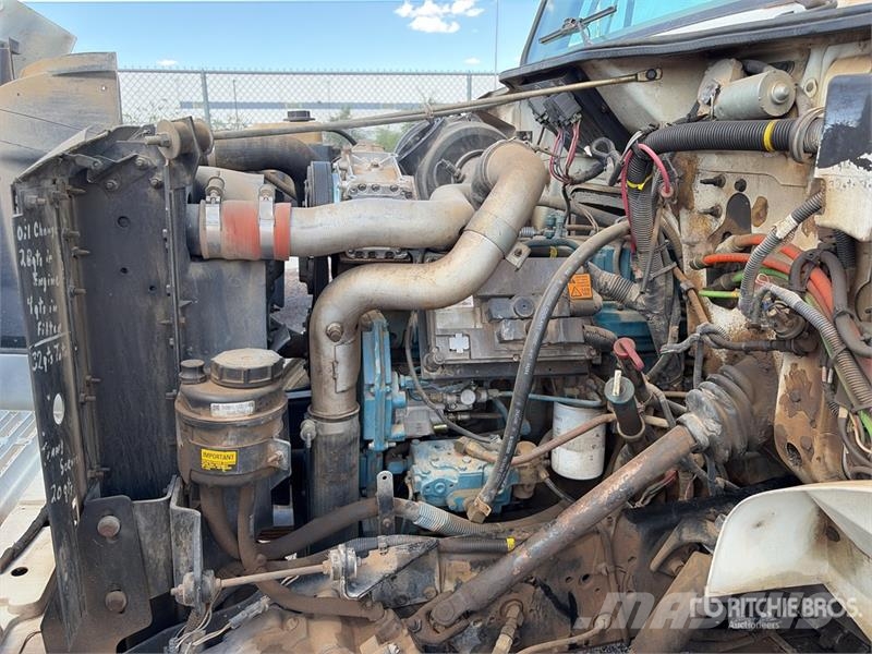 International 4900 Auto korvtõstukid