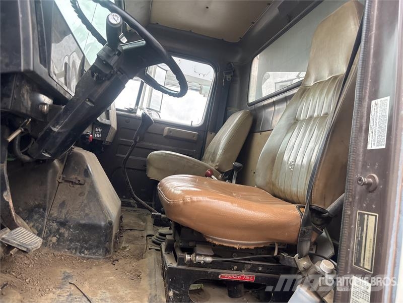 International 4900 Kiper tovornjaki