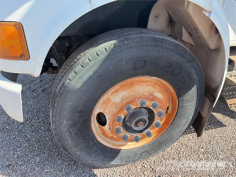 International 4900 Araç üstü platformlar