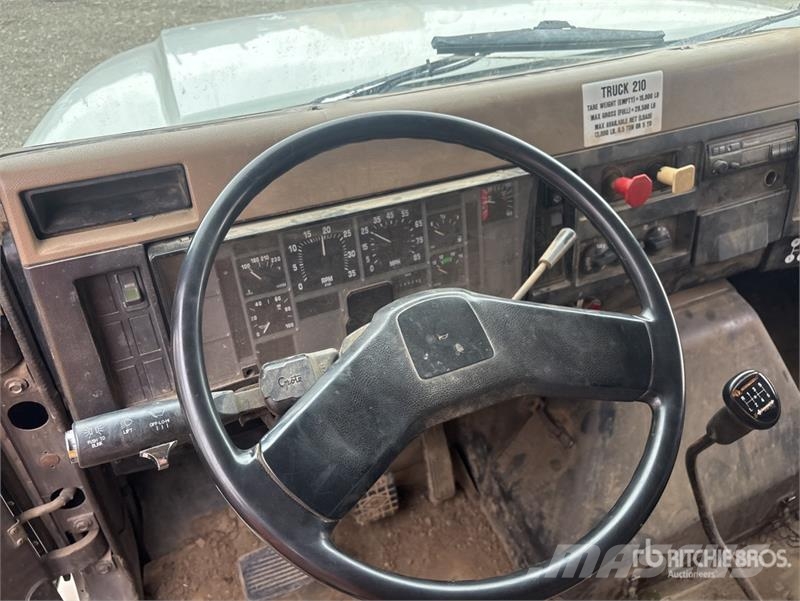 International 4900 Kiper tovornjaki
