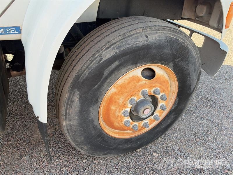 International 4900 Araç üstü platformlar