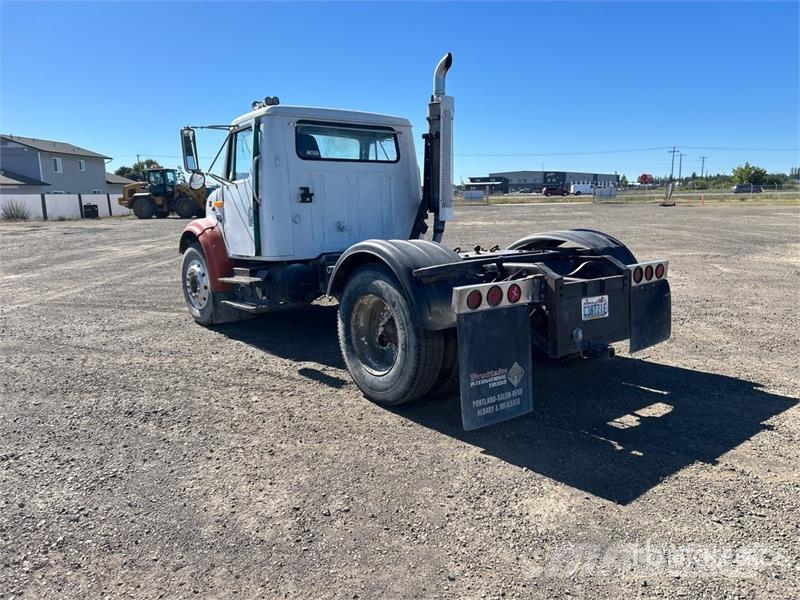 International 4900 4x2 Versatile Hauler Truck Cavalos mecânicos