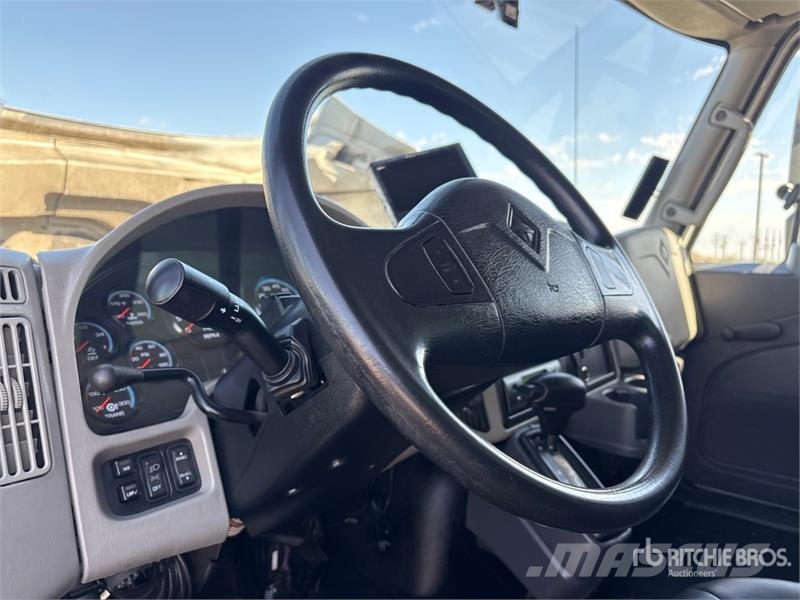International 4x2 Refrigerated Truck Kravas automašīnas - refrižeratori