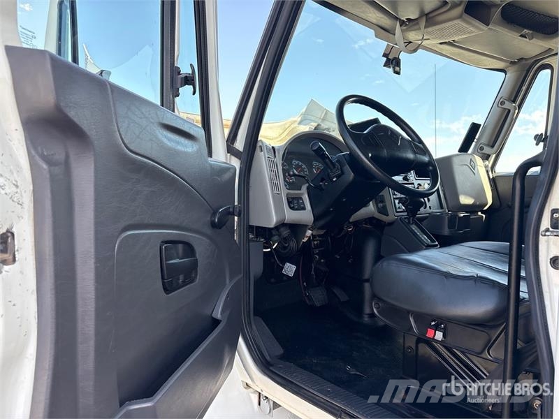 International 4x2 Refrigerated Truck Kravas automašīnas - refrižeratori