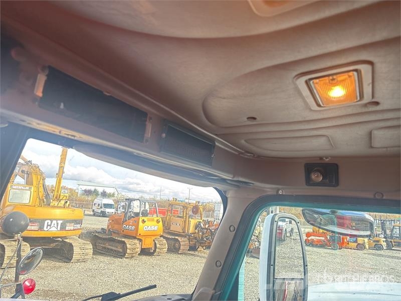 International 5500i 6x4 T/A Dump Truck (Inoperable) Kipper