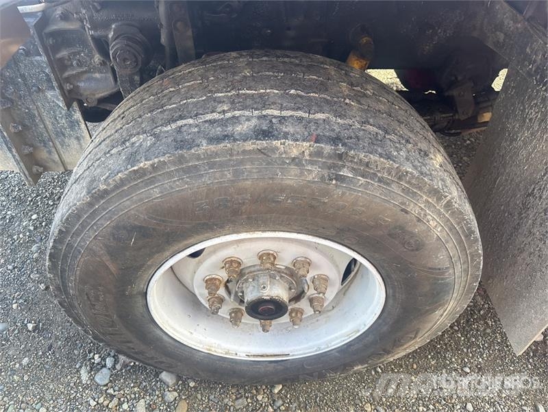 International 5500i 6x4 T/A Dump Truck (Inoperable) Kipper