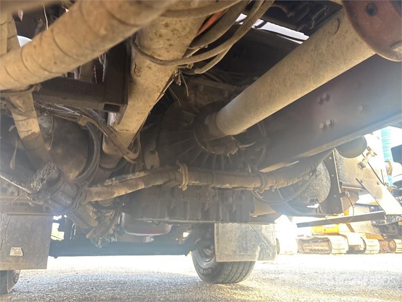 International 5500i 6x4 T/A Dump Truck (Inoperable) Kipper