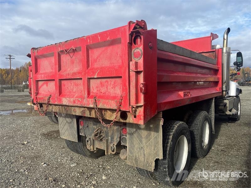 International 5500i 6x4 T/A Dump Truck (Inoperable) Kipper