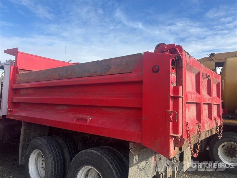 International 5500i 6x4 T/A Dump Truck (Inoperable) Kipper