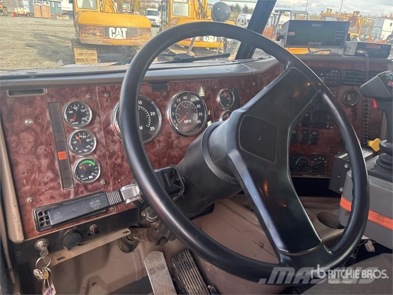 International 5500i 6x4 T/A Dump Truck (Inoperable) Kipper