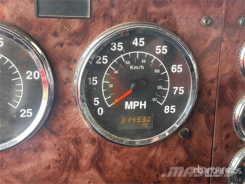 International 5500i 6x4 T/A Dump Truck (Inoperable) Kipper
