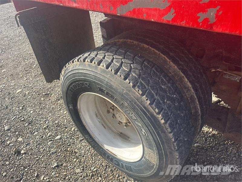 International 5500i 6x4 T/A Dump Truck (Inoperable) Kipper