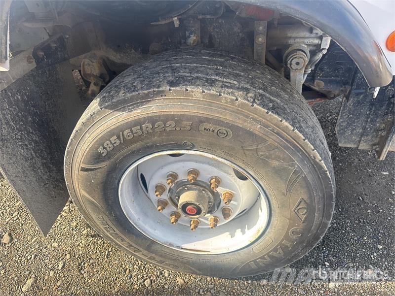 International 5500i 6x4 T/A Dump Truck (Inoperable) Kipper