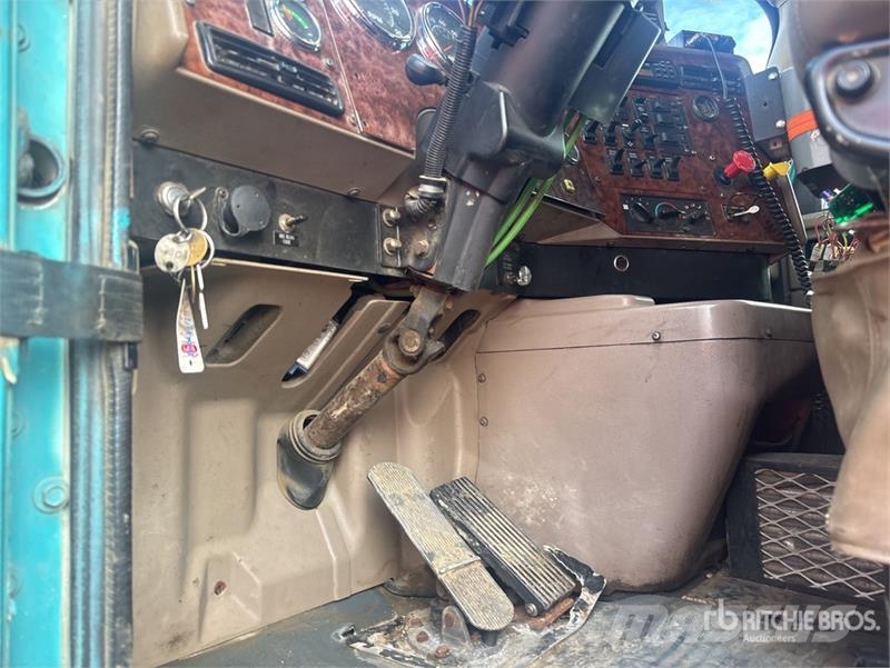 International 5500i 6x4 T/A Dump Truck (Inoperable) Kipper