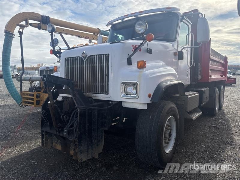 International 5500i 6x4 T/A Dump Truck (Inoperable) Kipper