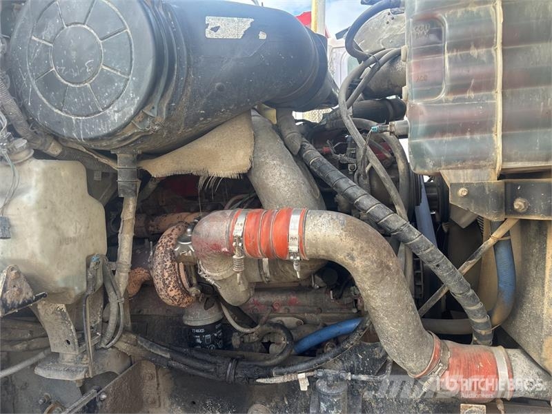 International 5500i 6x4 T/A Dump Truck (Inoperable) Kipper
