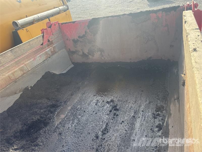 International 5500i 6x4 T/A Dump Truck (Inoperable) Kipper