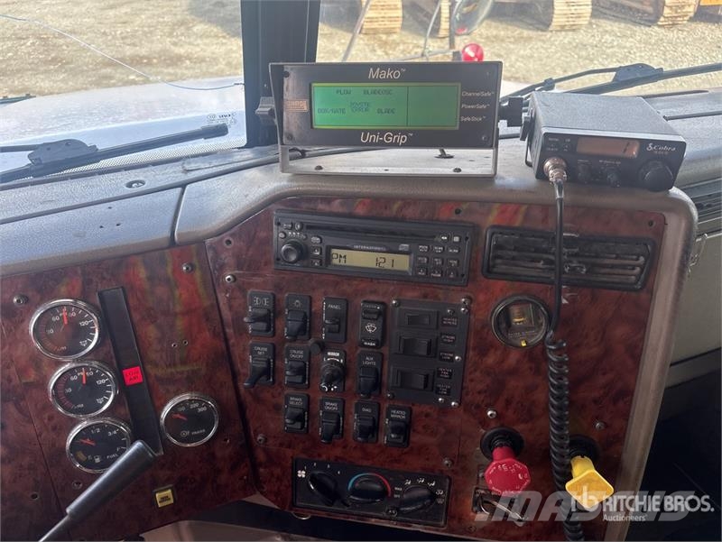 International 5500i 6x4 T/A Dump Truck (Inoperable) Kipper