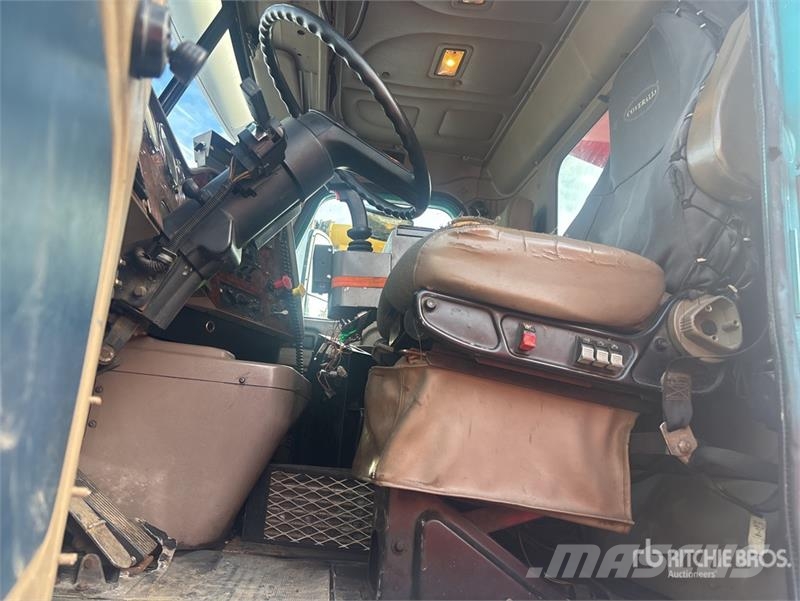 International 5500i 6x4 T/A Dump Truck (Inoperable) Kipper