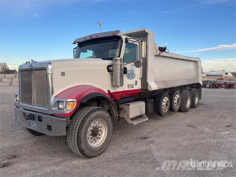 International 5900 Quad/A Dump Truck 傾卸式卡車