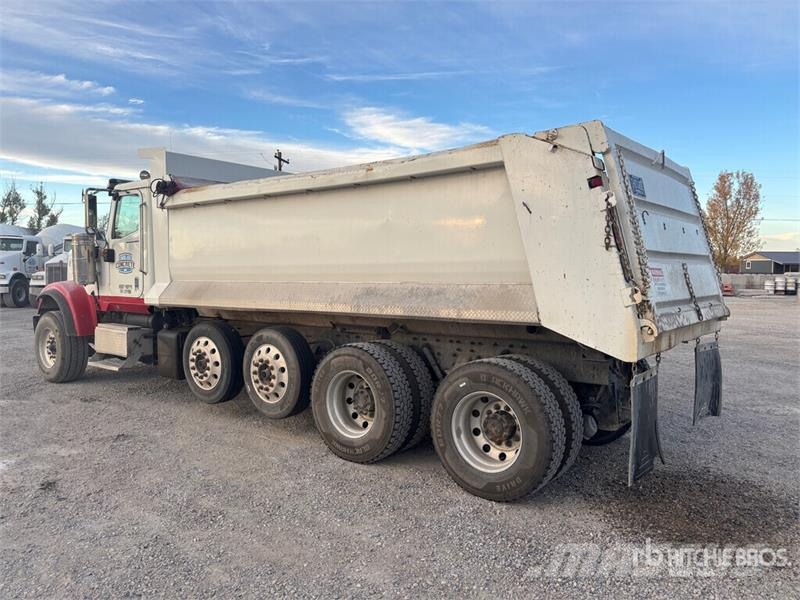 International 5900 Quad/A Dump Truck 傾卸式卡車