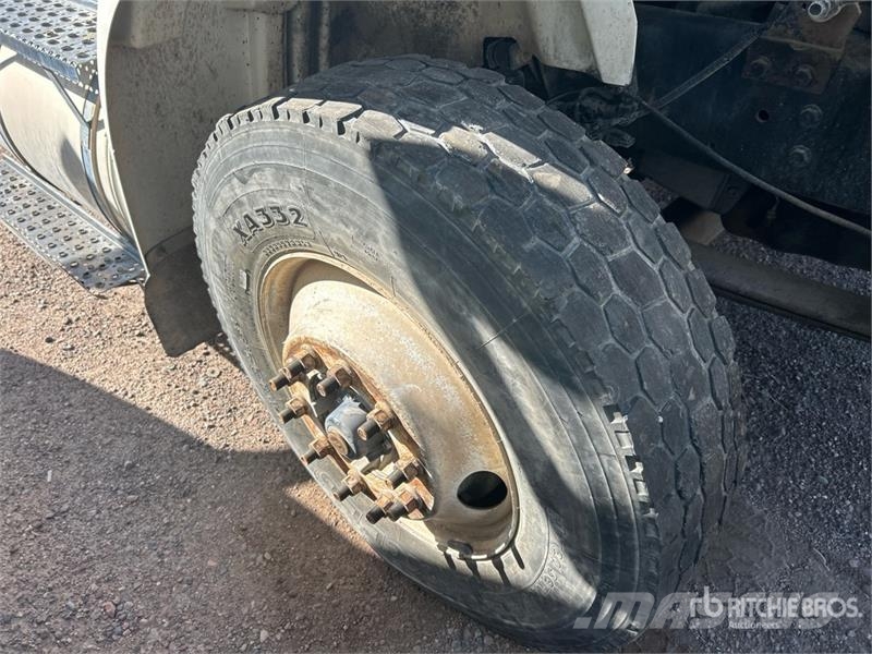 International 6x4 Cab and Chassis (Inoperable) Kabine i unutrašnjost