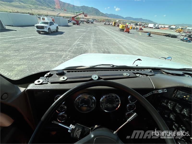International 6x4 T/A Day Cab Truck Tractor Trekkers