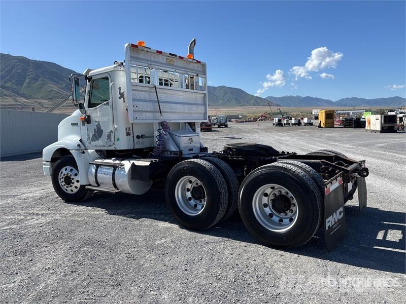 International 6x4 T/A Day Cab Truck Tractor Trekkers