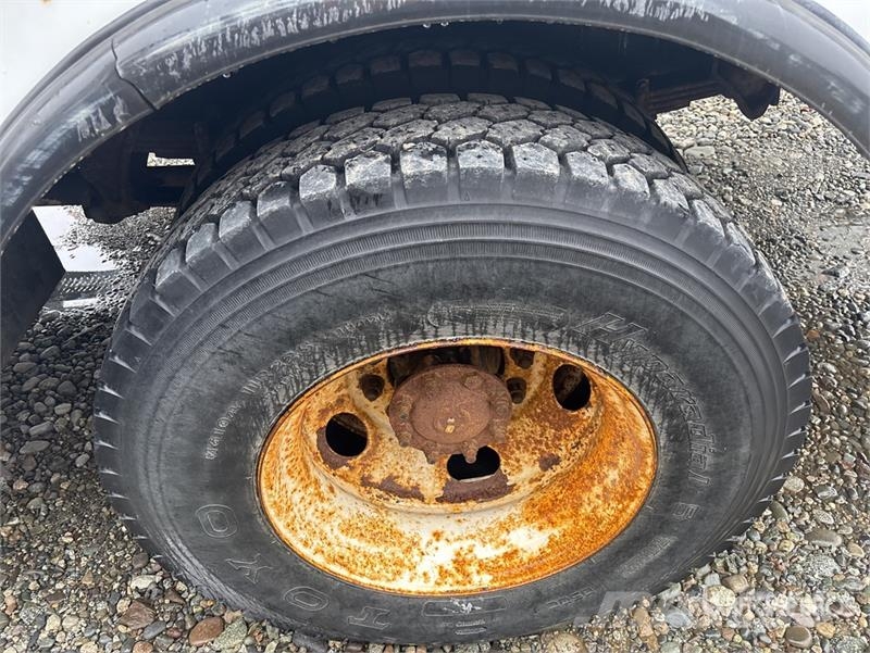 International 7300 Polovni mobilni kamioni za bušenje