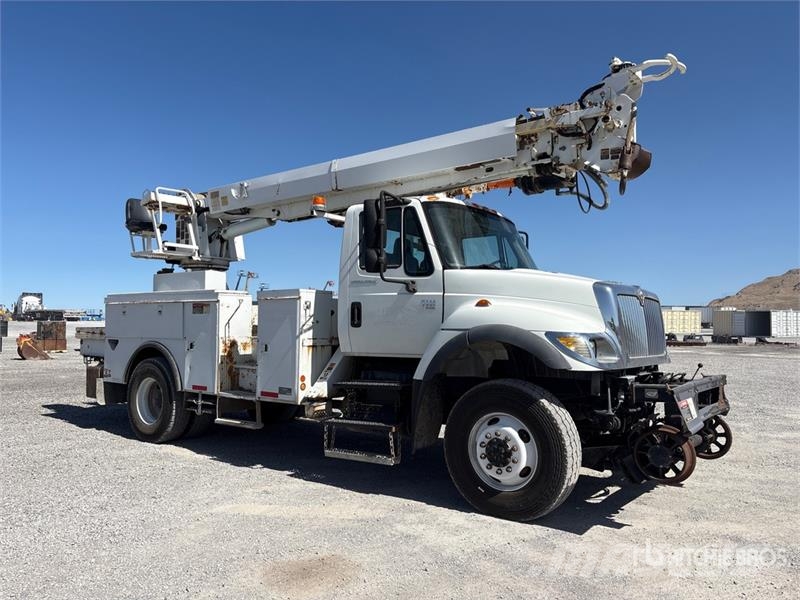 International 7300 Utilaje mobile de forat