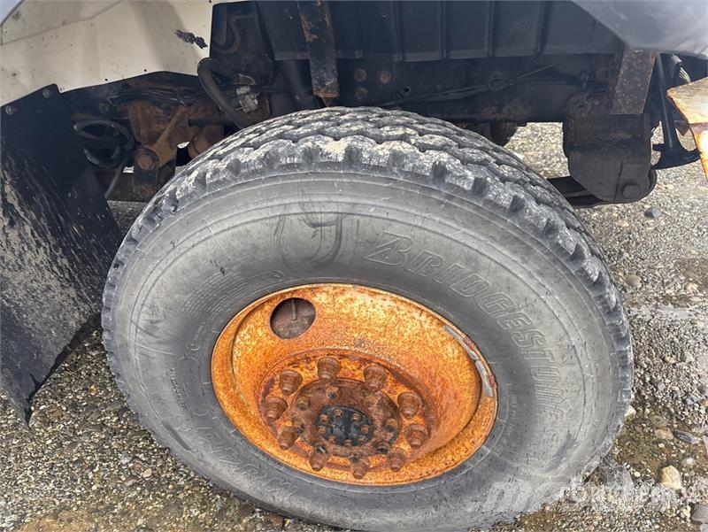 International 7300 Polovni mobilni kamioni za bušenje