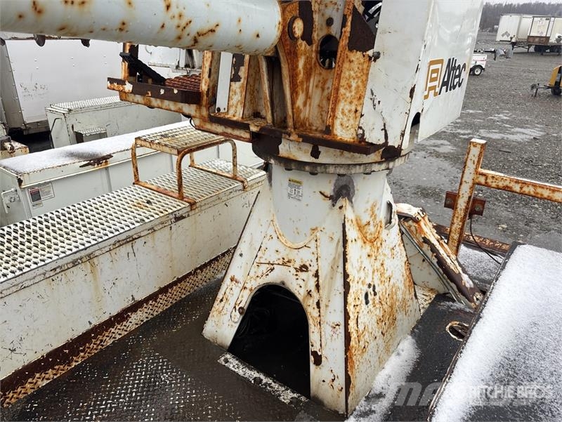 International 7300 Polovni mobilni kamioni za bušenje