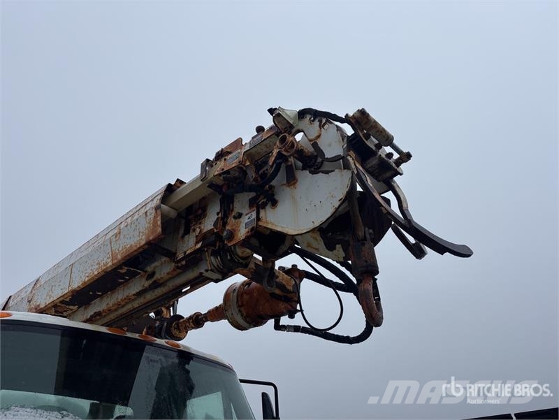 International 7300 Polovni mobilni kamioni za bušenje