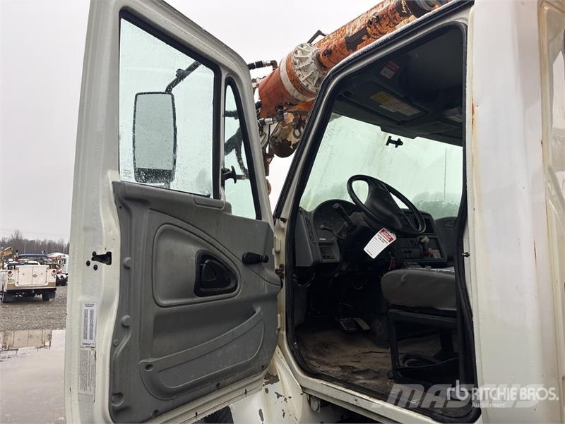 International 7300 Polovni mobilni kamioni za bušenje