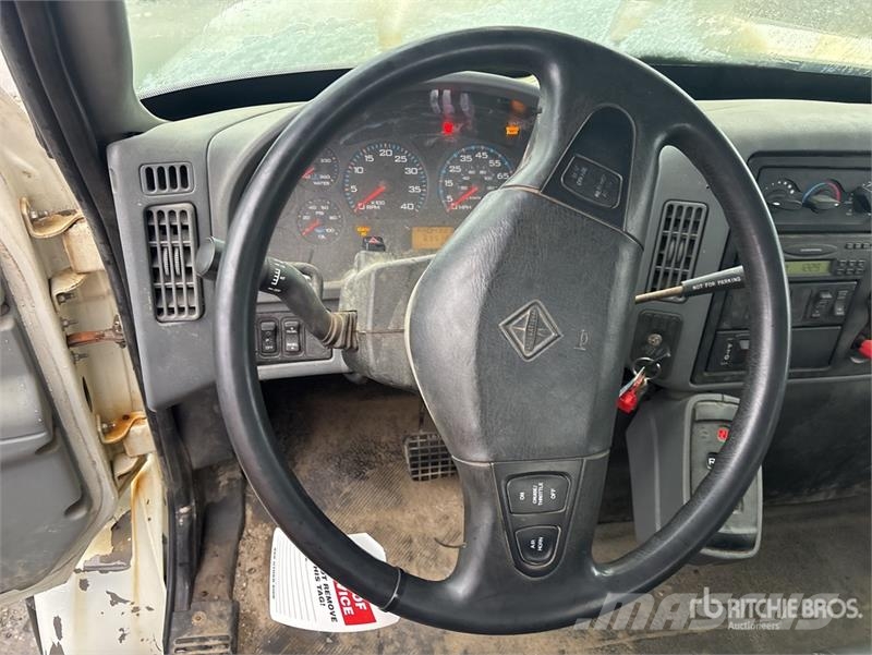 International 7300 Polovni mobilni kamioni za bušenje