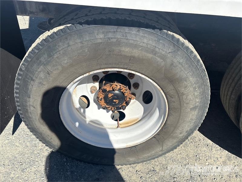 International 7400 Kamioni za vodu
